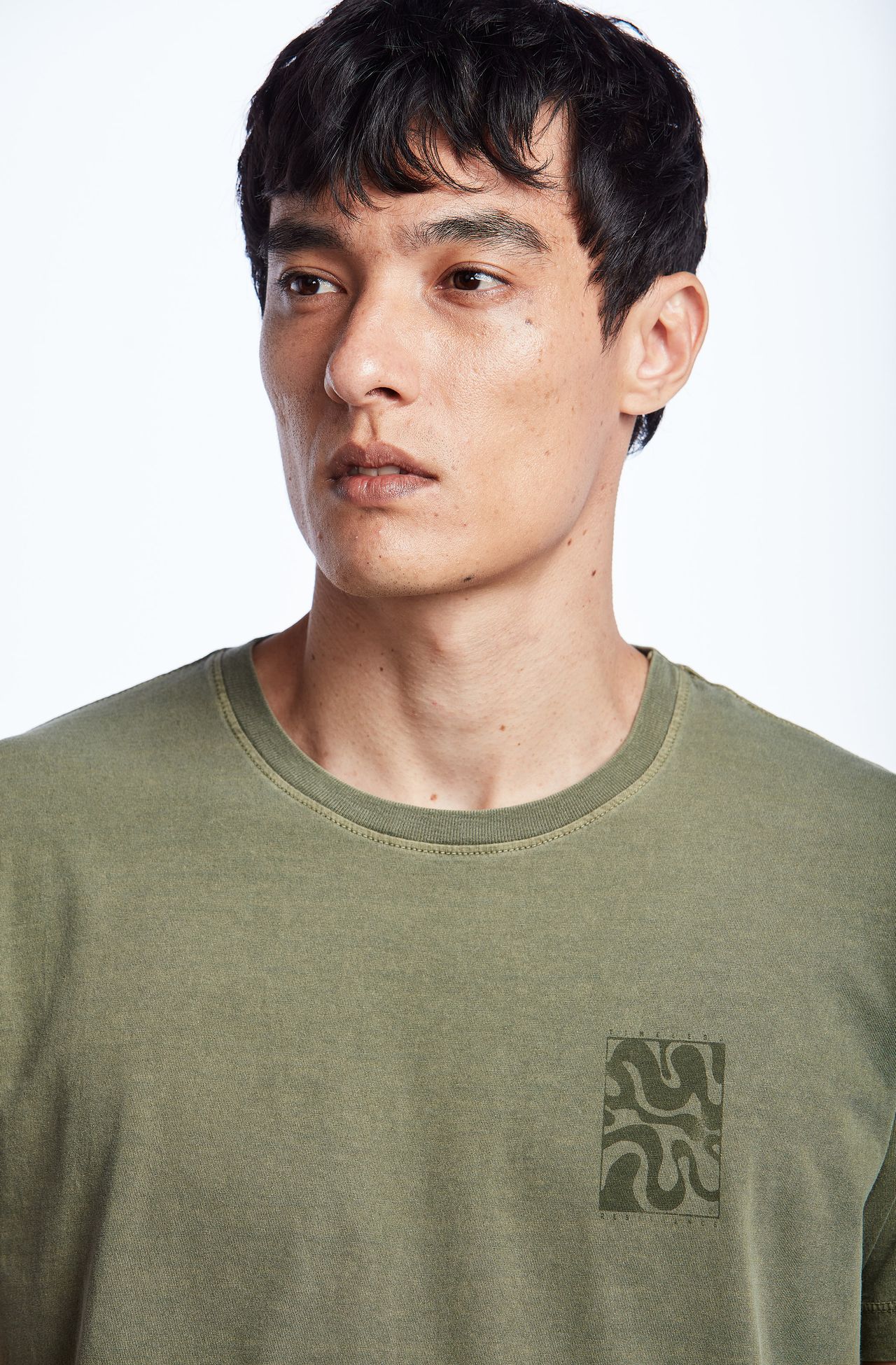 8353CCZ00275_670_3-TSHIRT-MANGA-CURTA