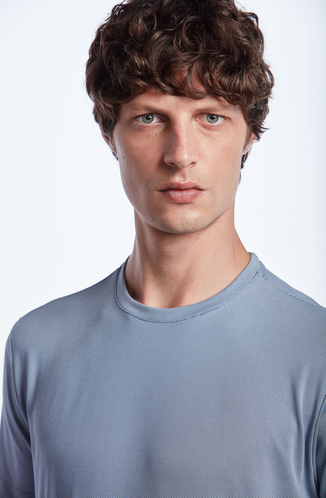 8353CCZ00278_550_3-TSHIRT-MANGA-CURTA