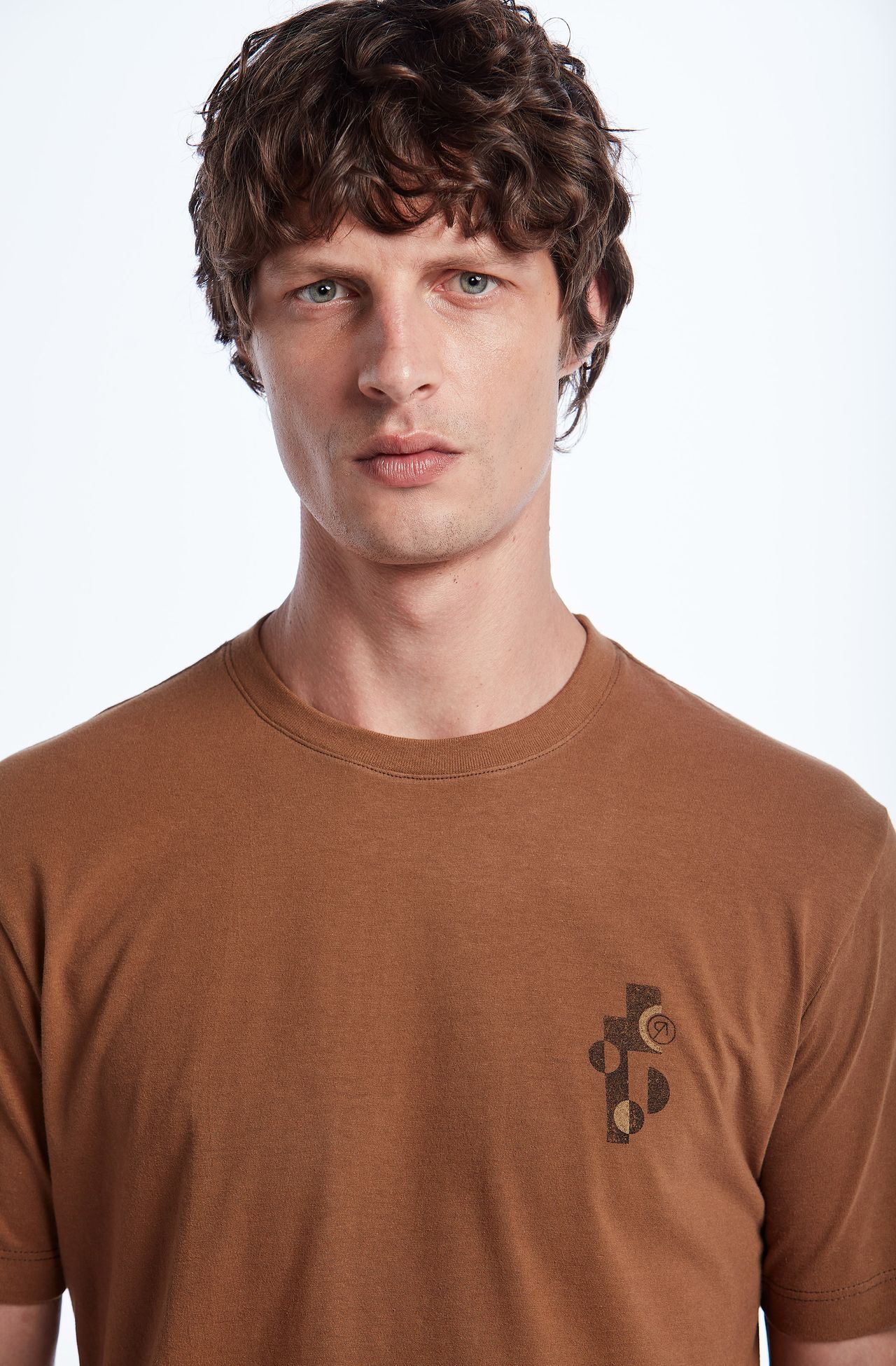 8353CCZ00264_770_5-TSHIRT-MANGA-CURTA