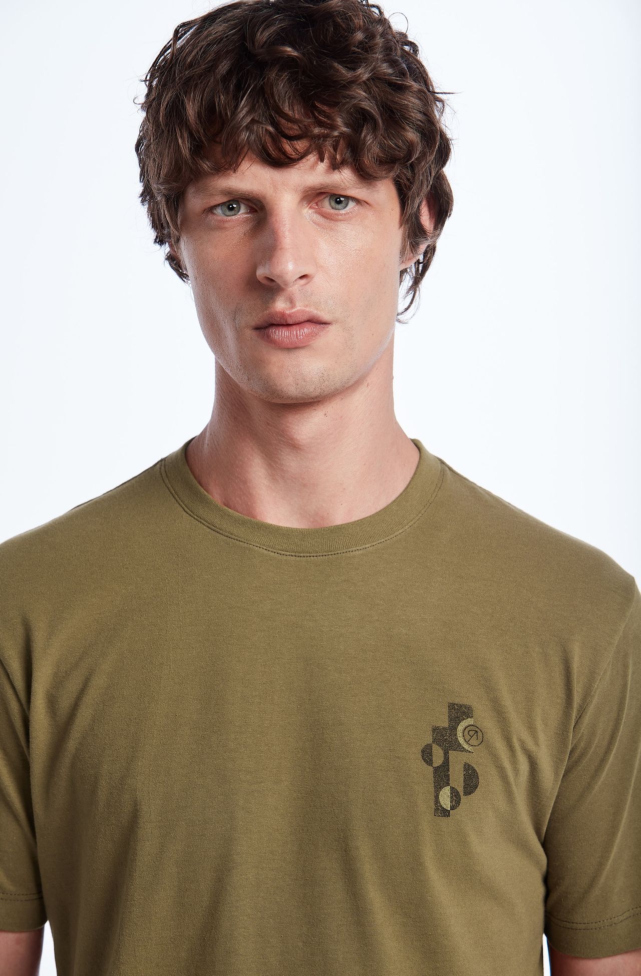 8353CCZ00264_770_5-TSHIRT-MANGA-CURTA