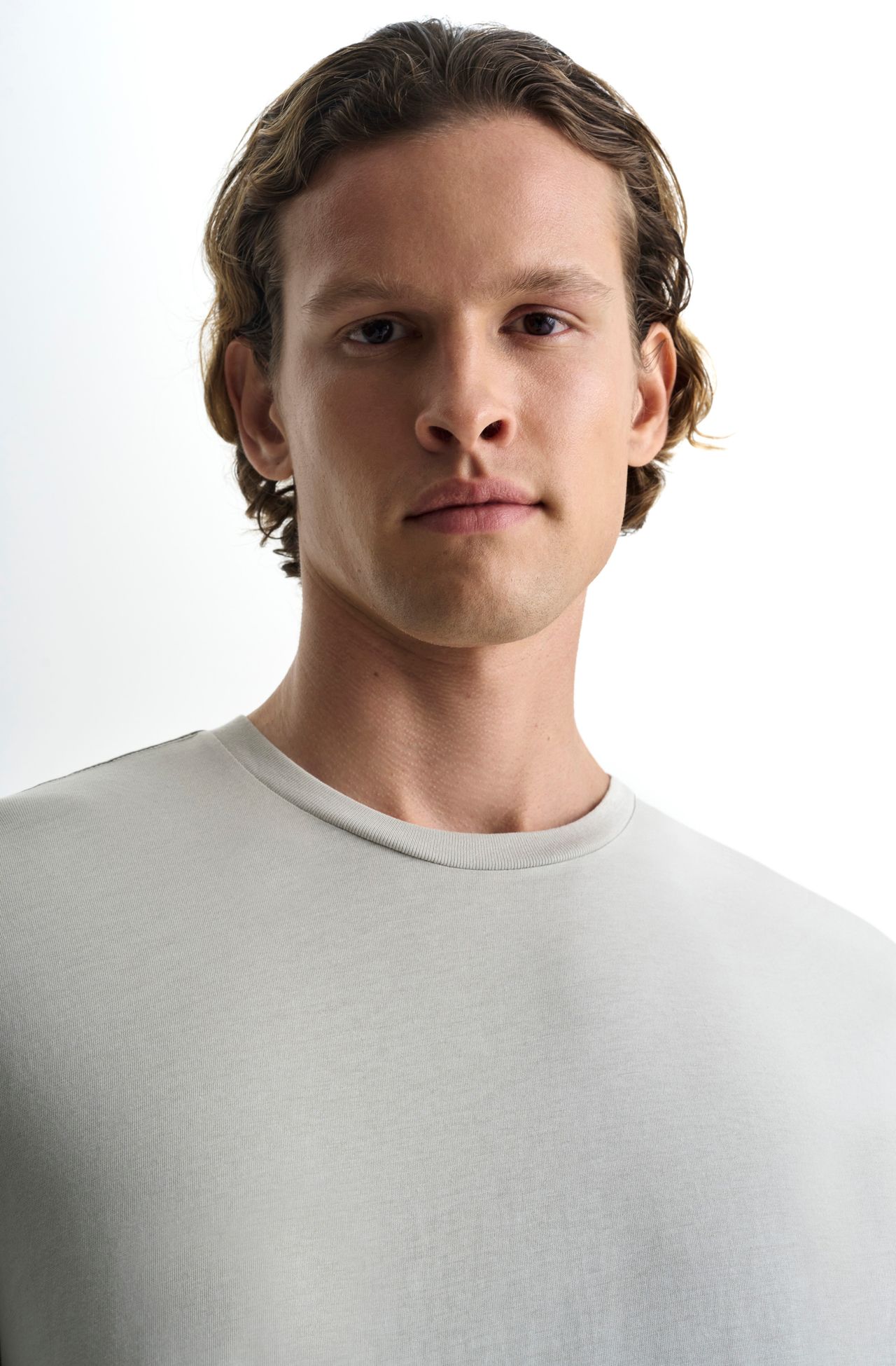 8350CCZ00084_420_4-TSHIRT-MANGA-CURTA