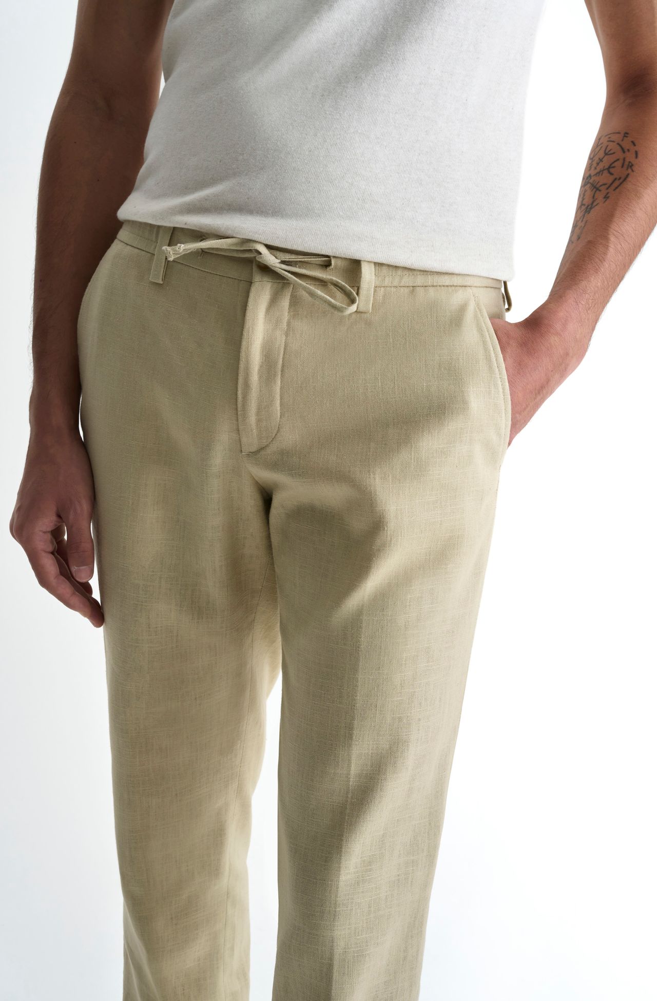 4041LLC00003_730_4-CALCA-RELAXED