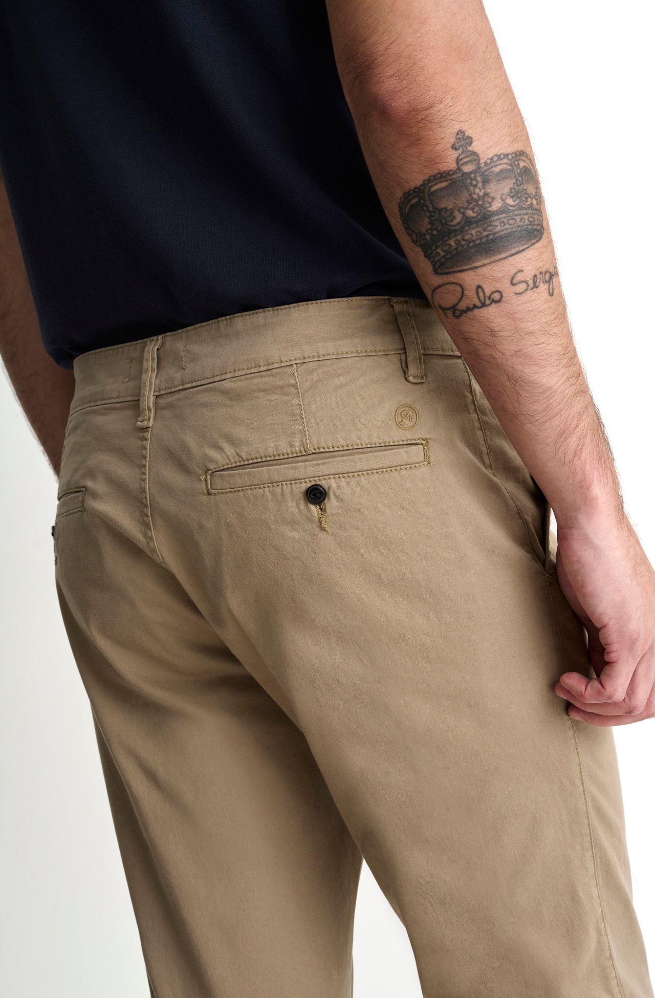 4042UCC02077_730_3-CALCA-CHINO