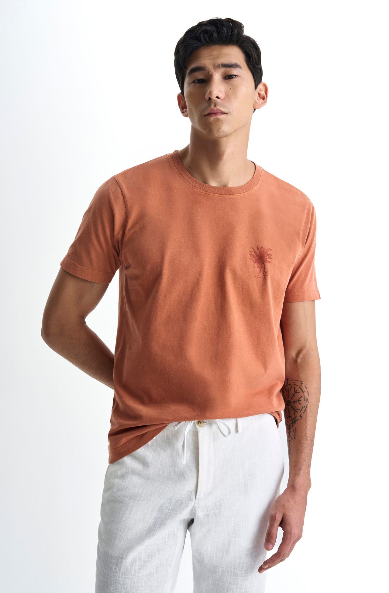 8353CCZ00301_040_2-TSHIRT-MANGA-CURTA