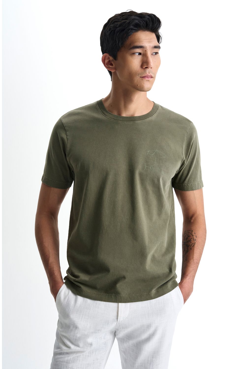 8353CCZ00299_670_2-TSHIRT-MANGA-CURTA