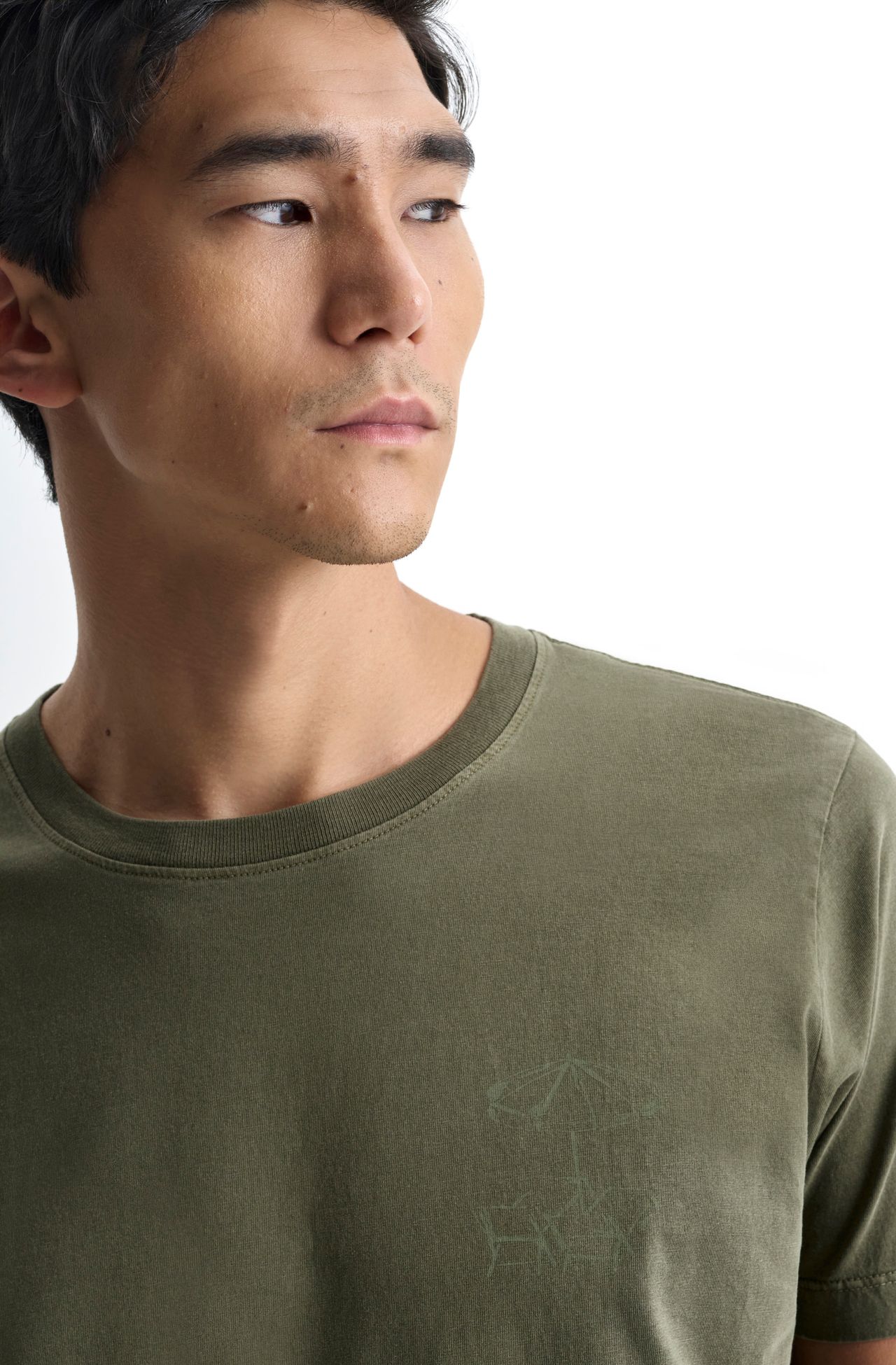 8353CCZ00299_670_3-TSHIRT-MANGA-CURTA