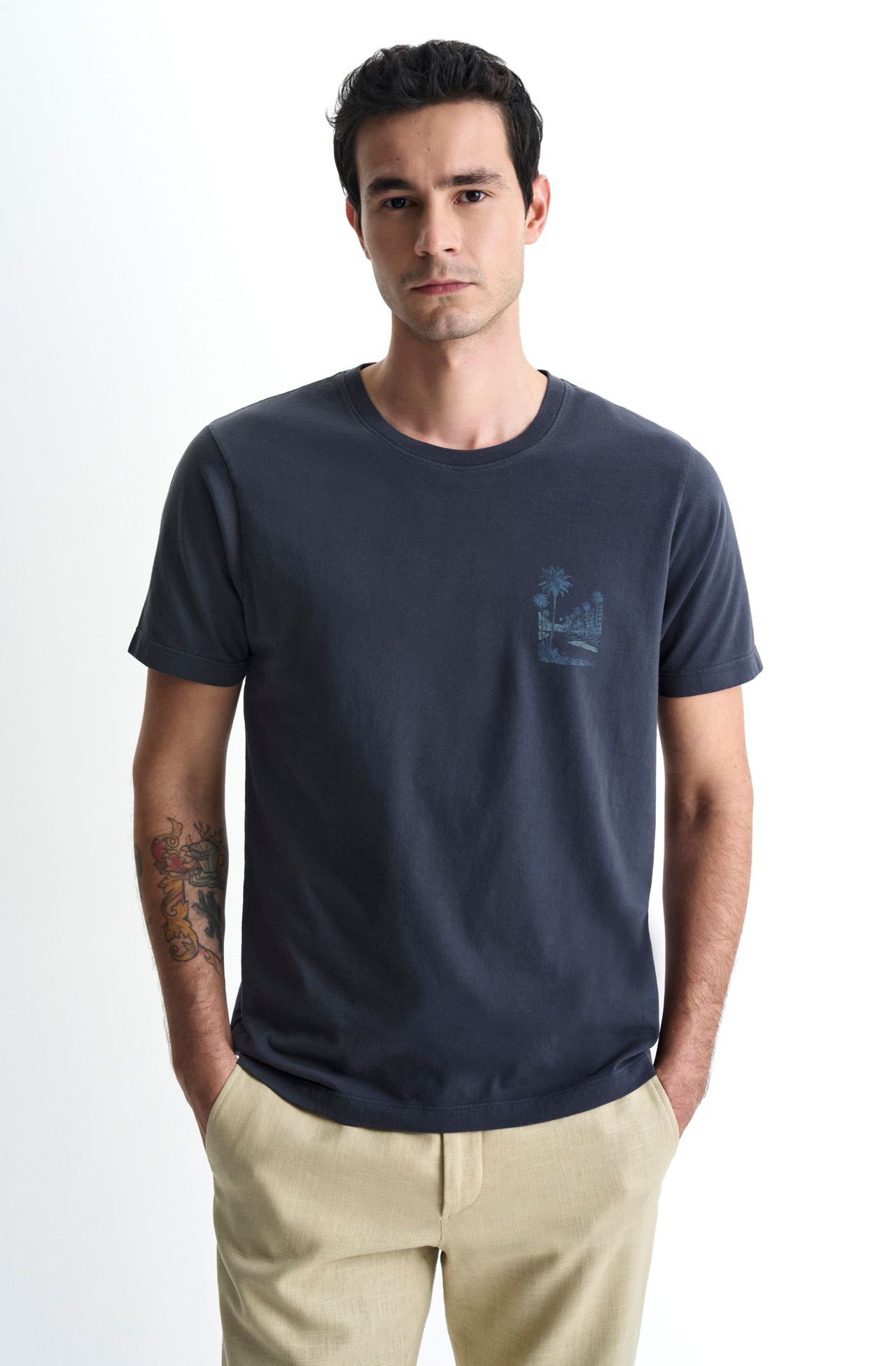 8353CCZ00304_580_2-TSHIRT-MANGA-CURTA