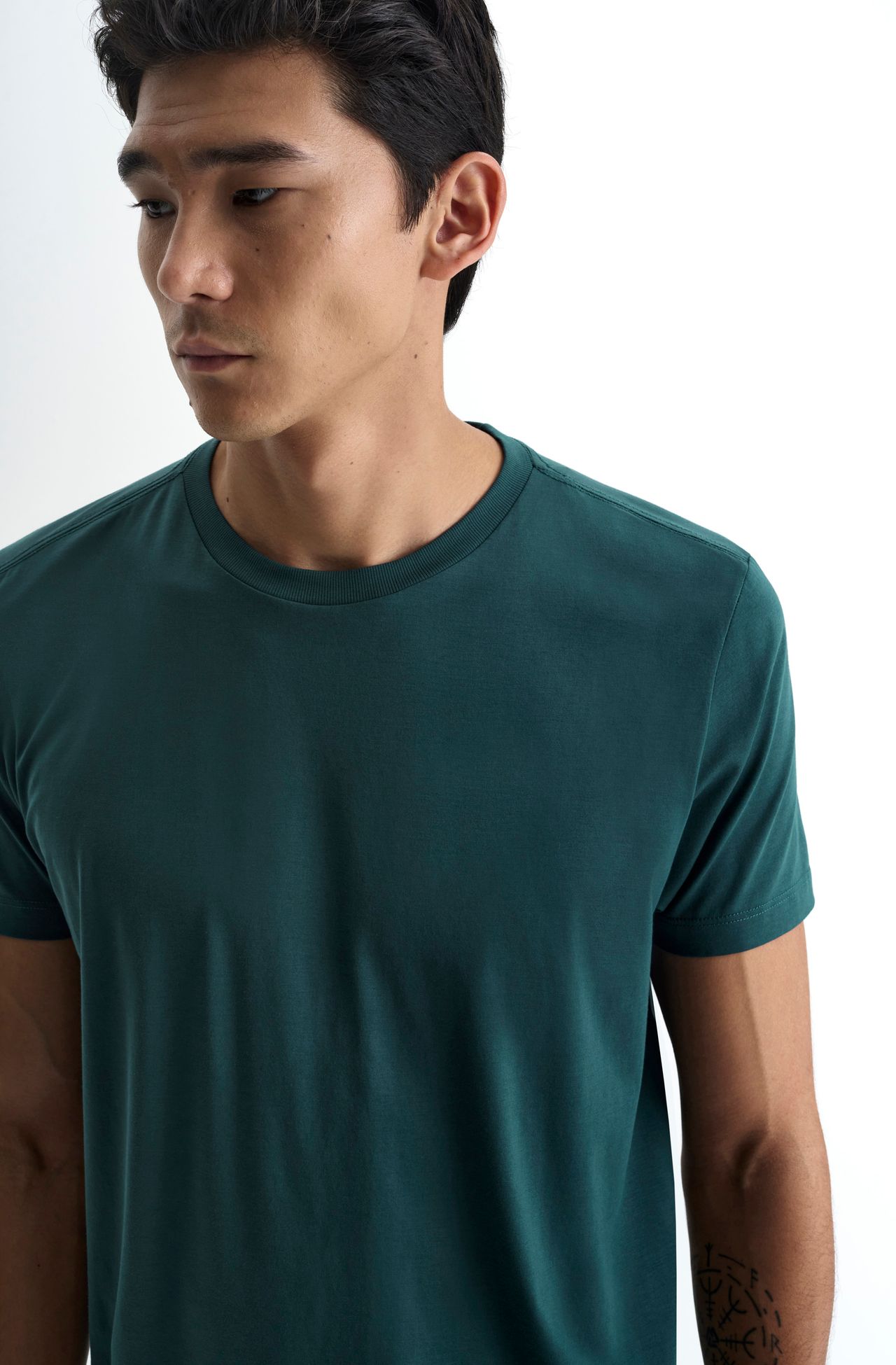 8350CCZ00152_670_4-TSHIRT-MANGA-CURTA