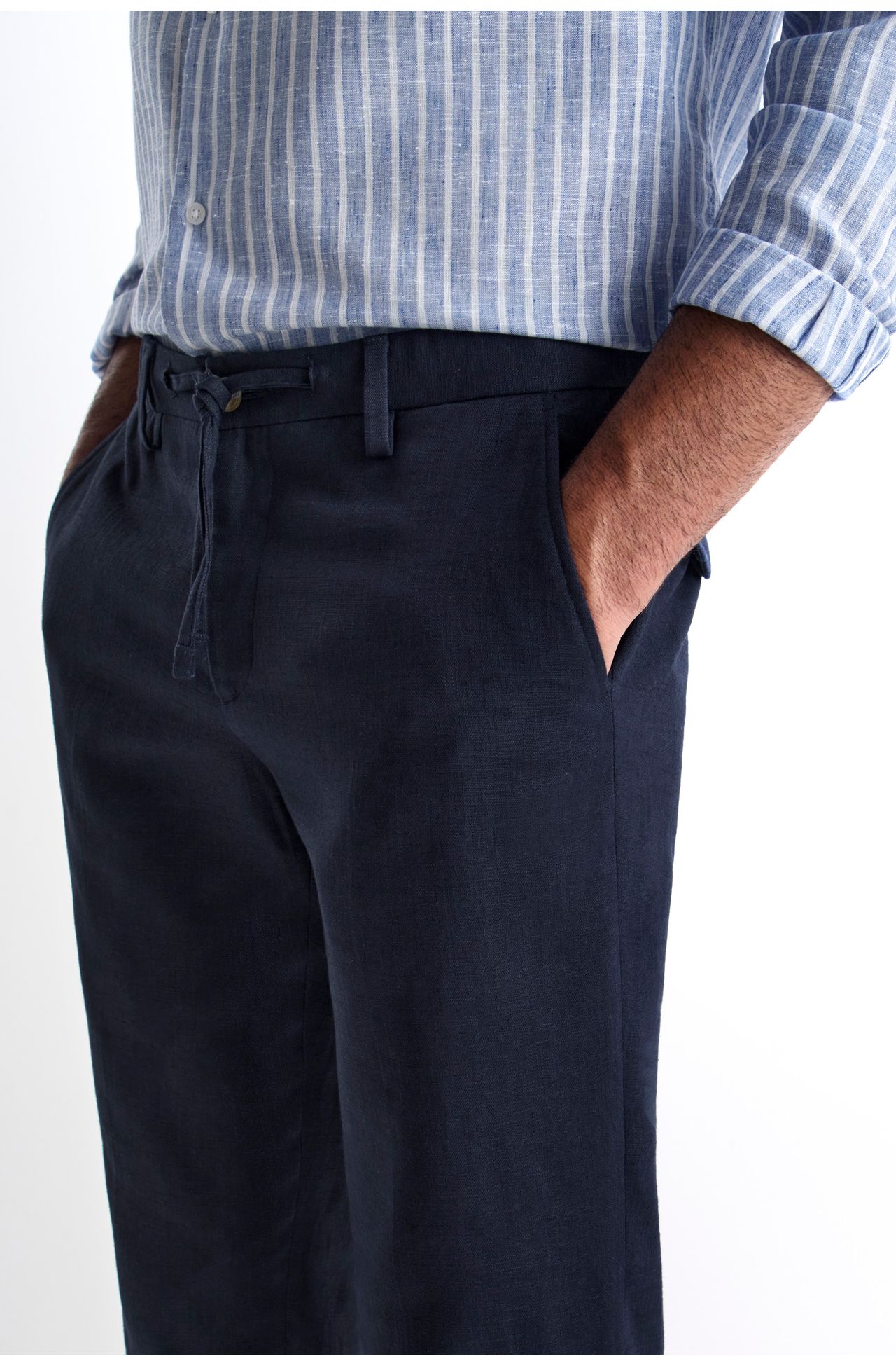 4041LLC00003_590_3-CALCA-RELAXED