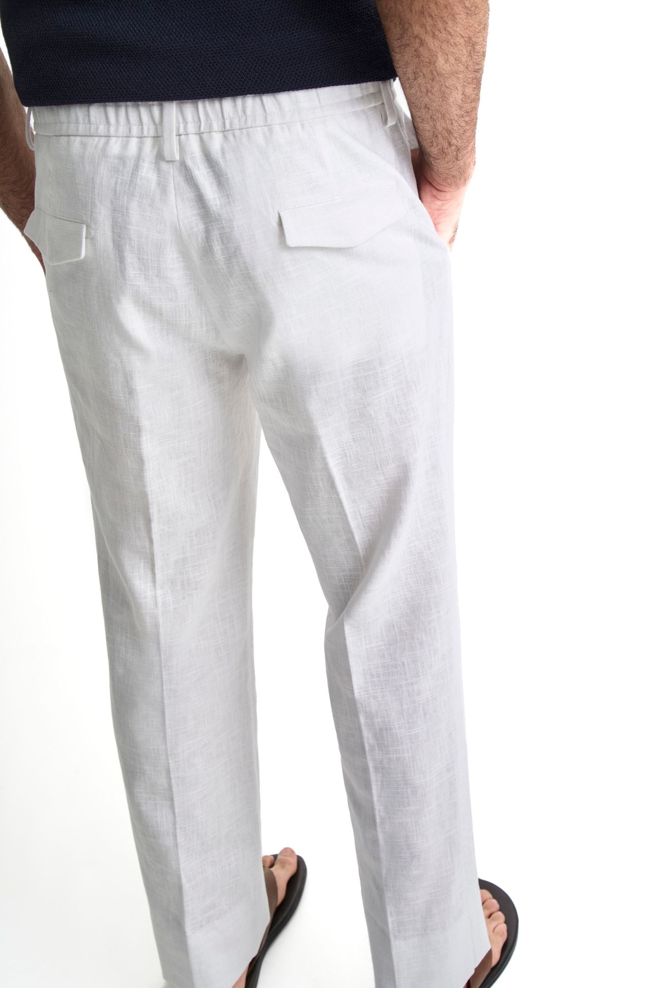 4041LLC00003_900_4-CALCA-RELAXED