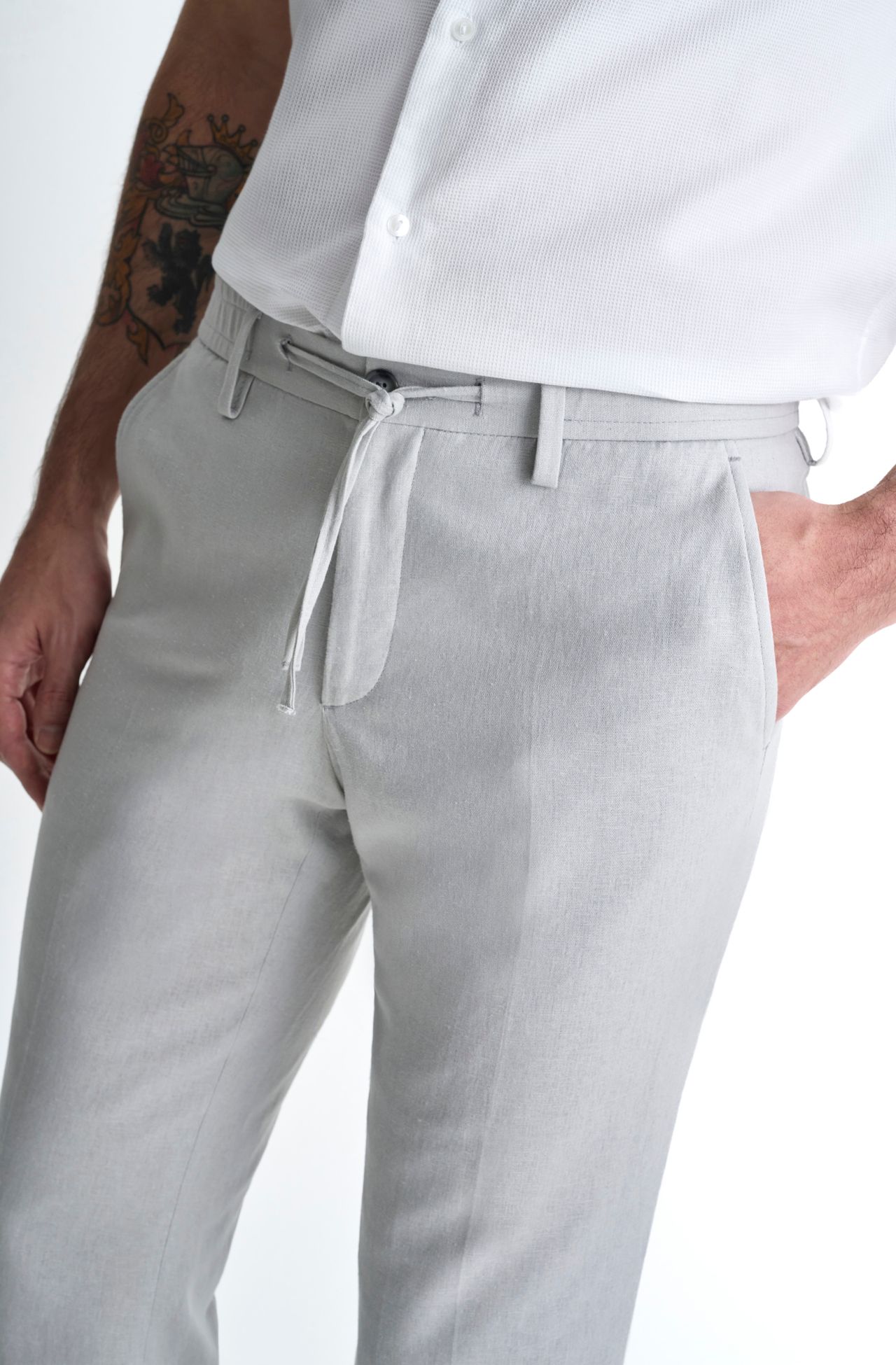 4041LLC00004_910_3-CALCA-RELAXED