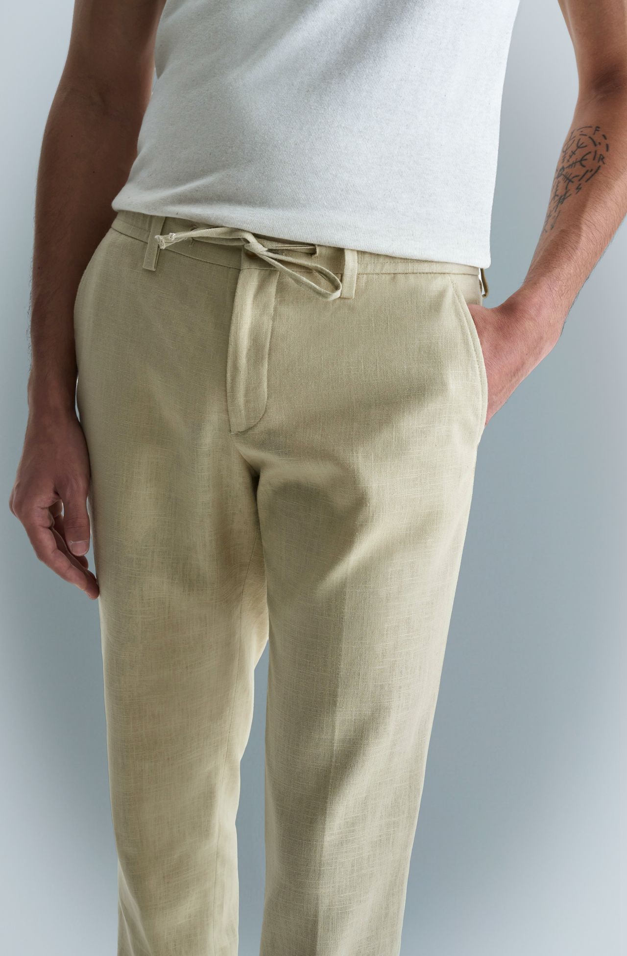 4041LLC00003_730_4-CALCA-RELAXED